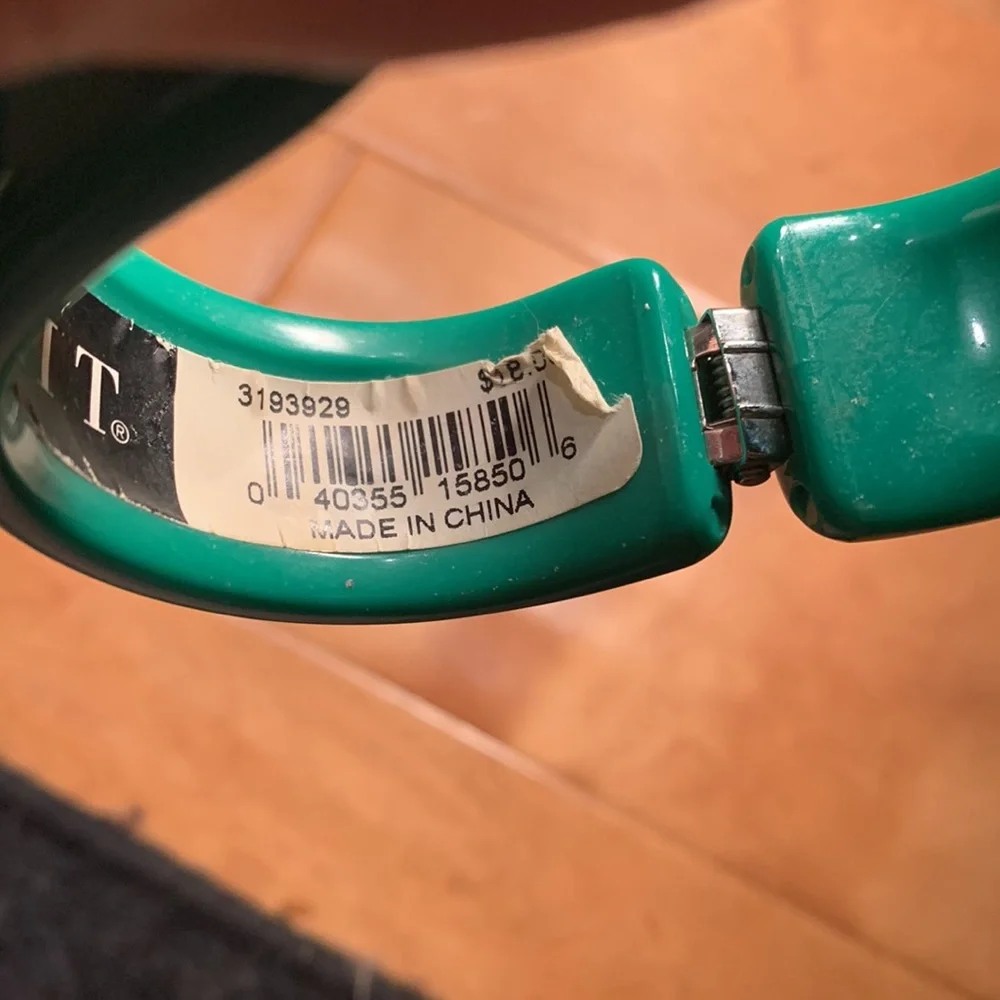 NWT green chunky bangle bracelet - Picture 8 of 8